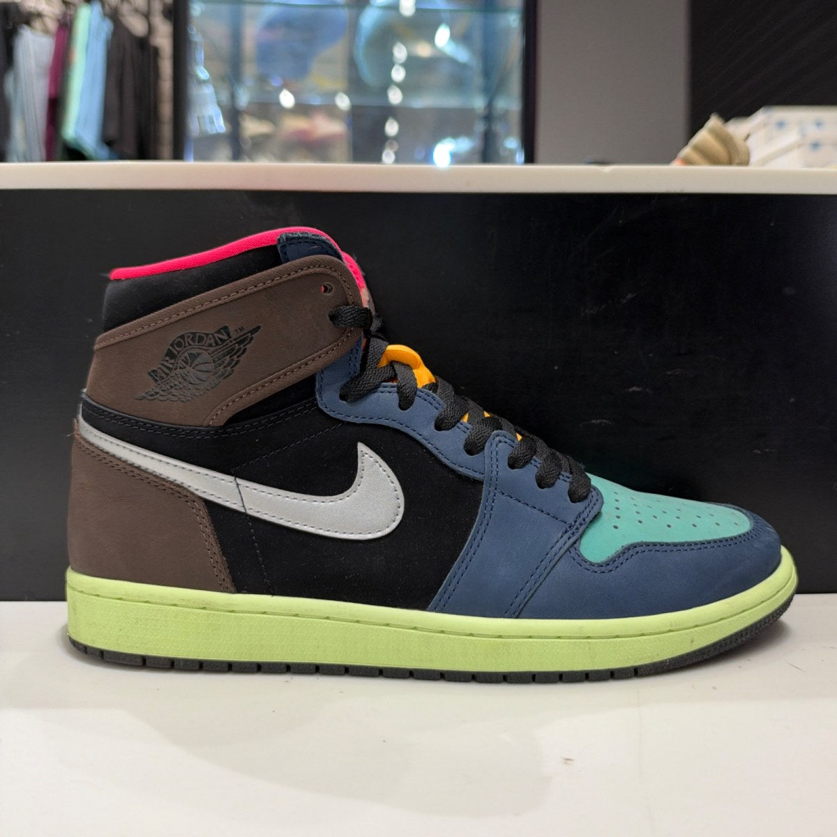 Jordan 1 Retro High Tokyo Bio Hack Size 10 (Lightly Worn Pre-Owned) - Image 1