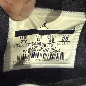 Jordan 11 Retro Low White Varsity Red (GS) Size 7Y (Moderately Worn Pre-Owned) - Image 6