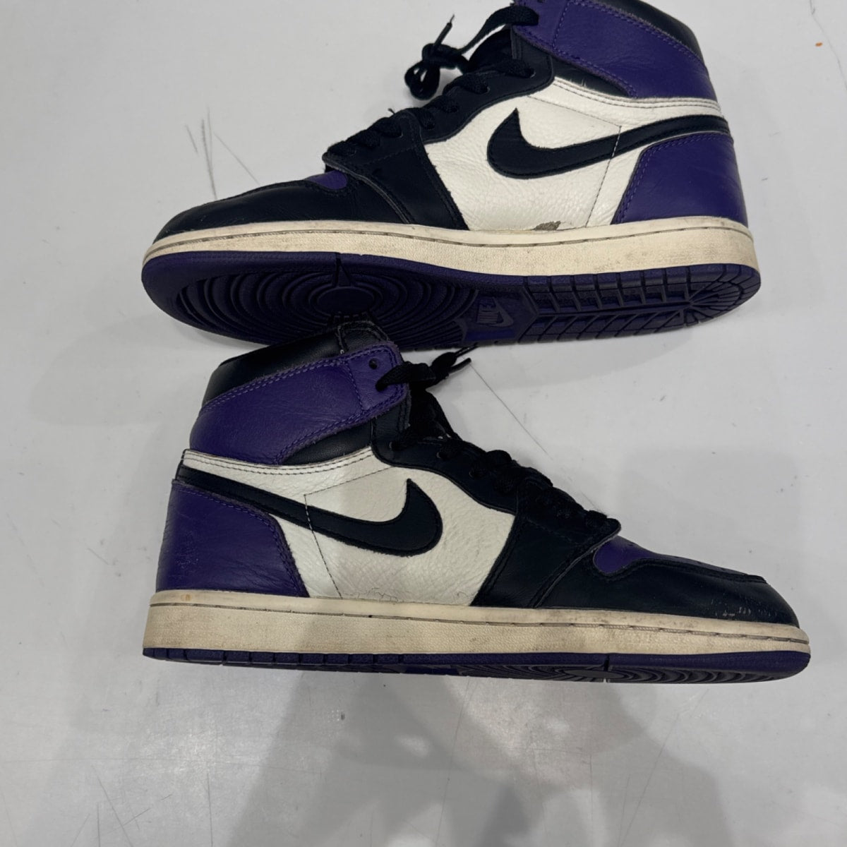 Jordan 1 Retro High Court Purple Size 8 (Heavily Worn Pre-Owned) - Image 3