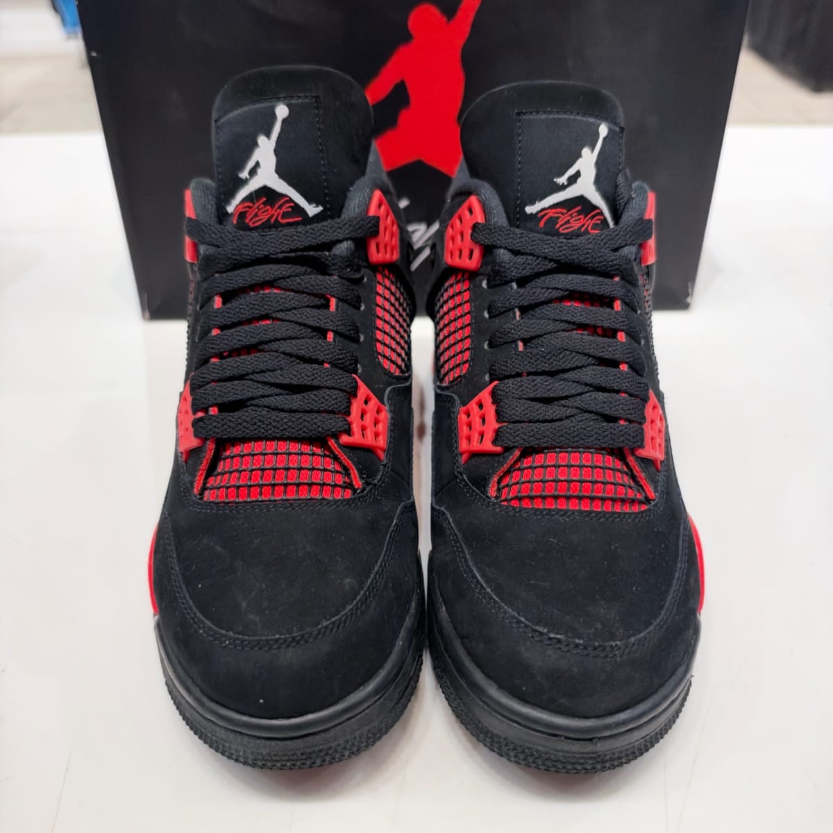 Jordan 4 Retro Red Thunder Size 9 (Moderately Worn Pre-Owned) - tag