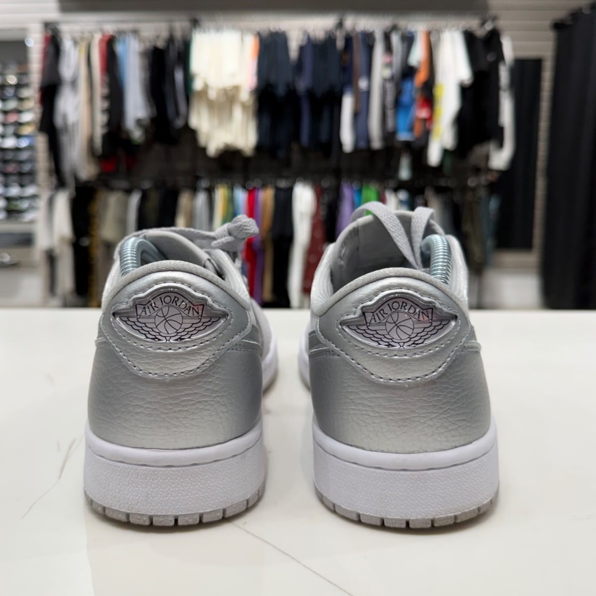 Jordan 1 Low OG Metallic Silver Size 8.5 (Lightly Worn Pre-Owned) - Image 5