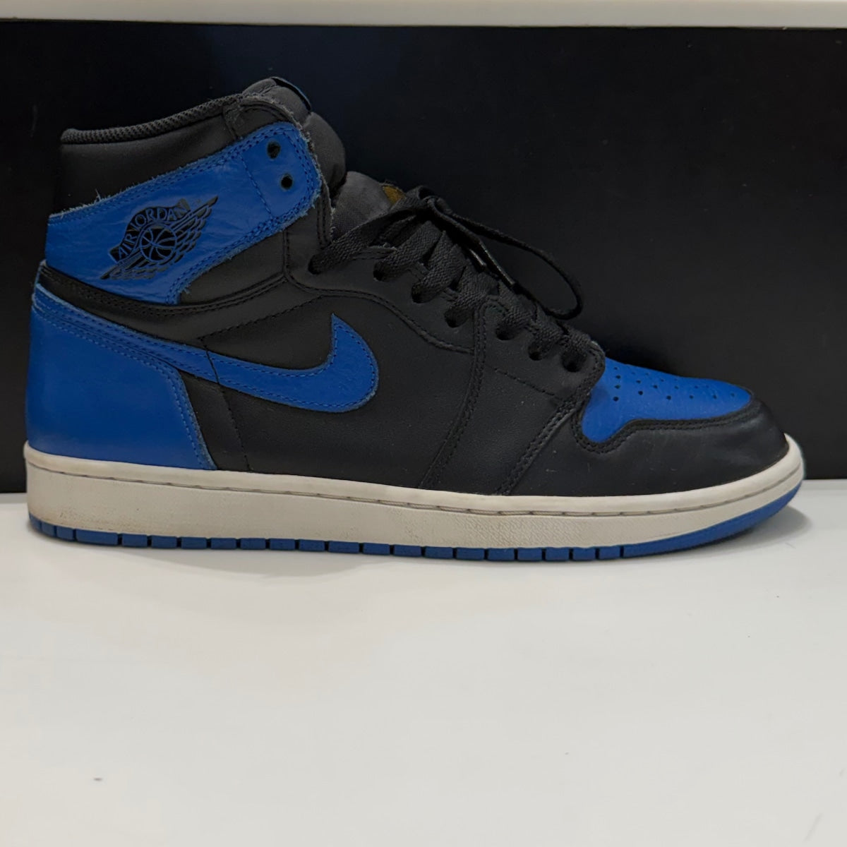 Jordan 1 Retro Royal (2017) Size 9.5 (Moderately Worn Pre-Owned) - Image 1