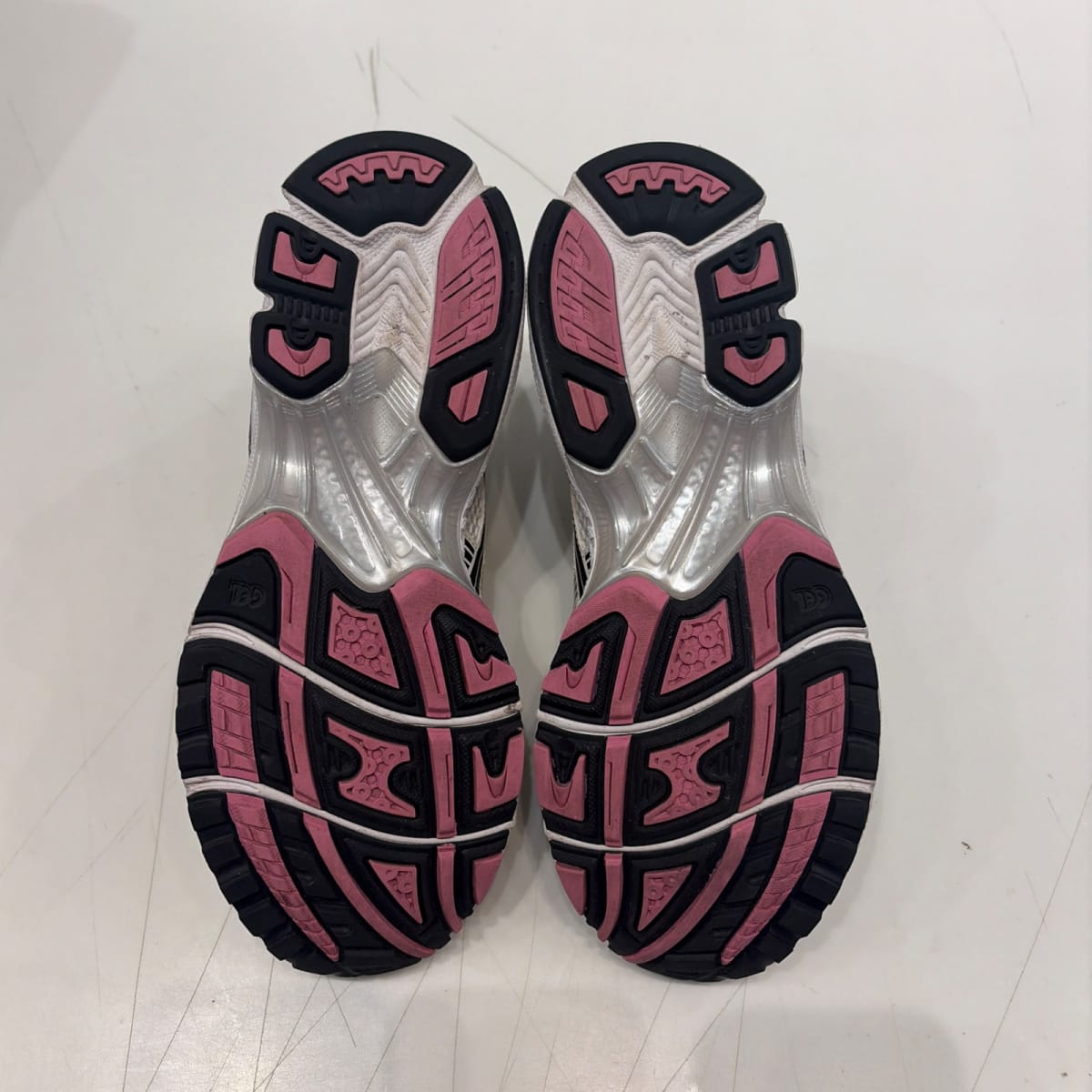 ASICS GEL-Kayano 14 Cream Sweet Pink Size 8 (Lightly Worn Pre-Owned) - box