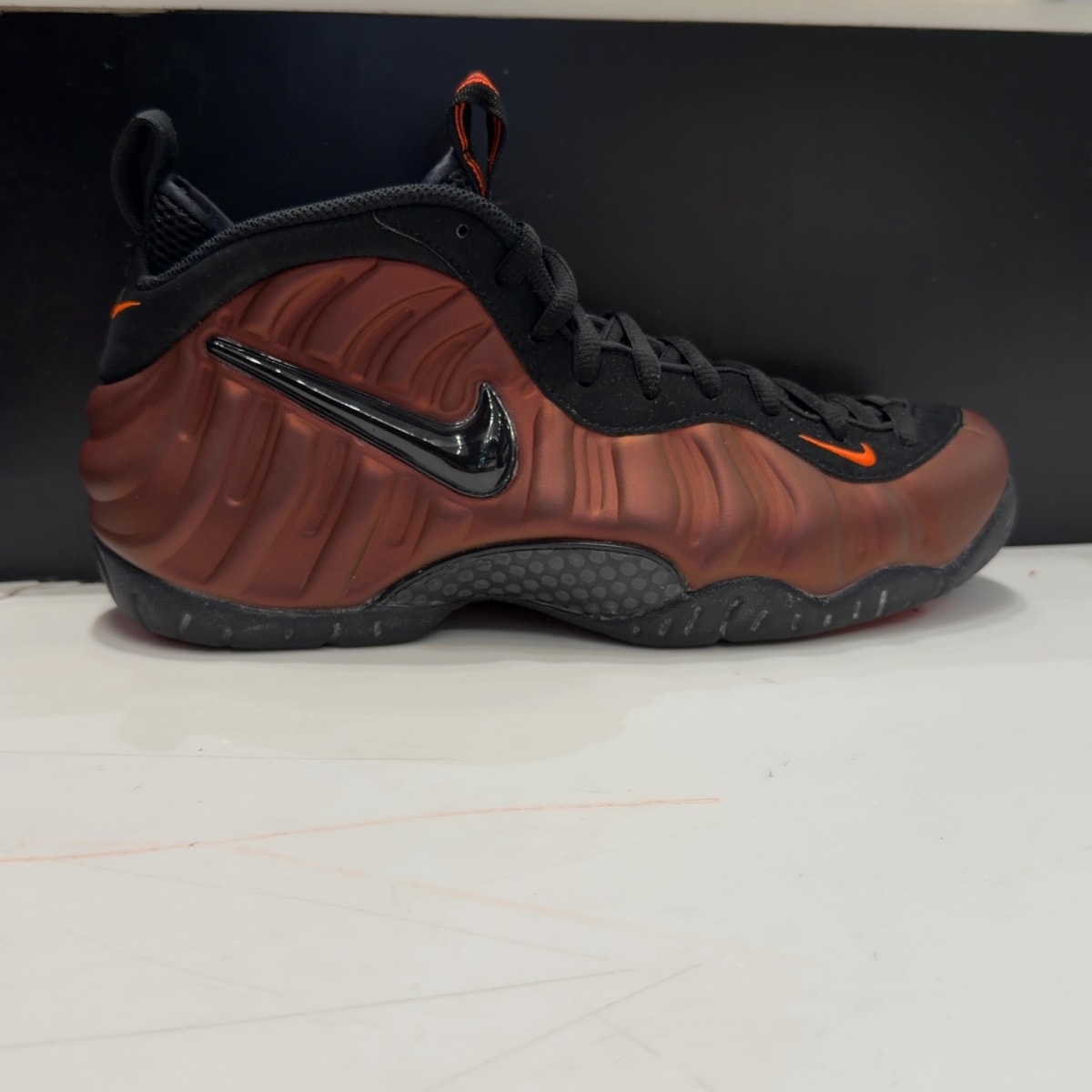 Nike Air Foamposite Pro Color Shift Size 10 (Lightly Worn Pre-Owned) - front