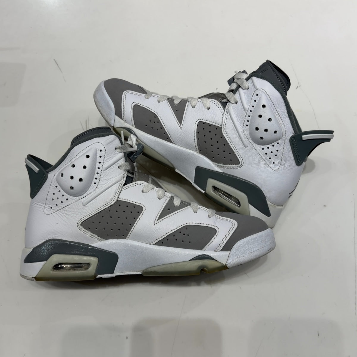Jordan 6 Retro Cool Grey Size 8.5 (Lightly Worn Pre-Owned) - Image 3