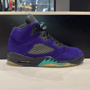 Jordan 5 Retro Alternate Grape Size 9 (Moderately Worn Pre-Owned) - Image 1