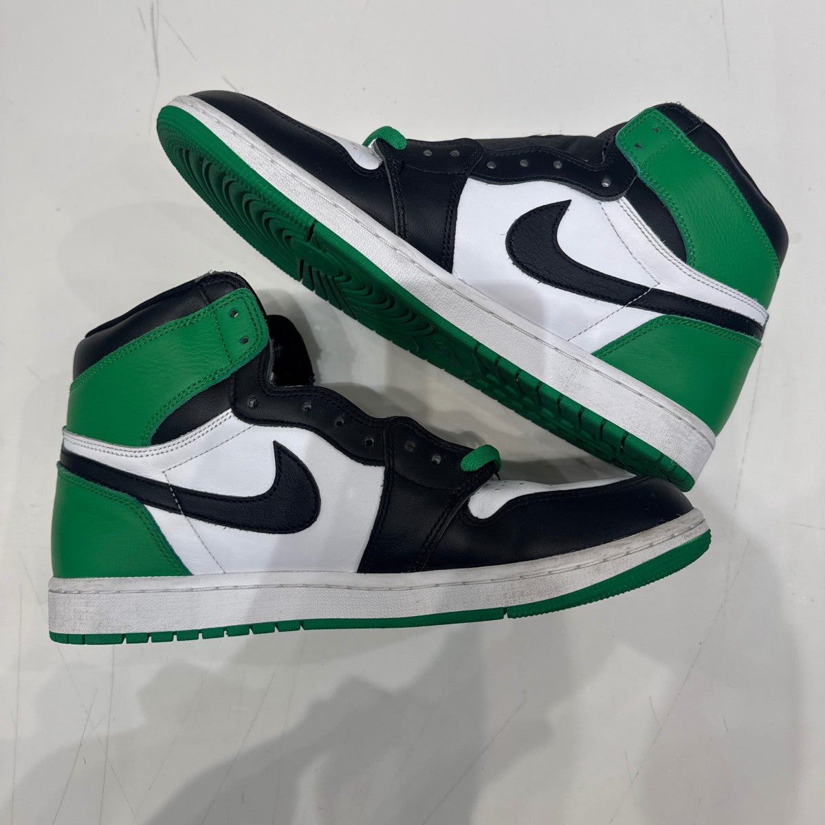 Jordan 1 Retro High OG Lucky Green Size 11.5 (Lightly Worn Pre-Owned) - Image 3