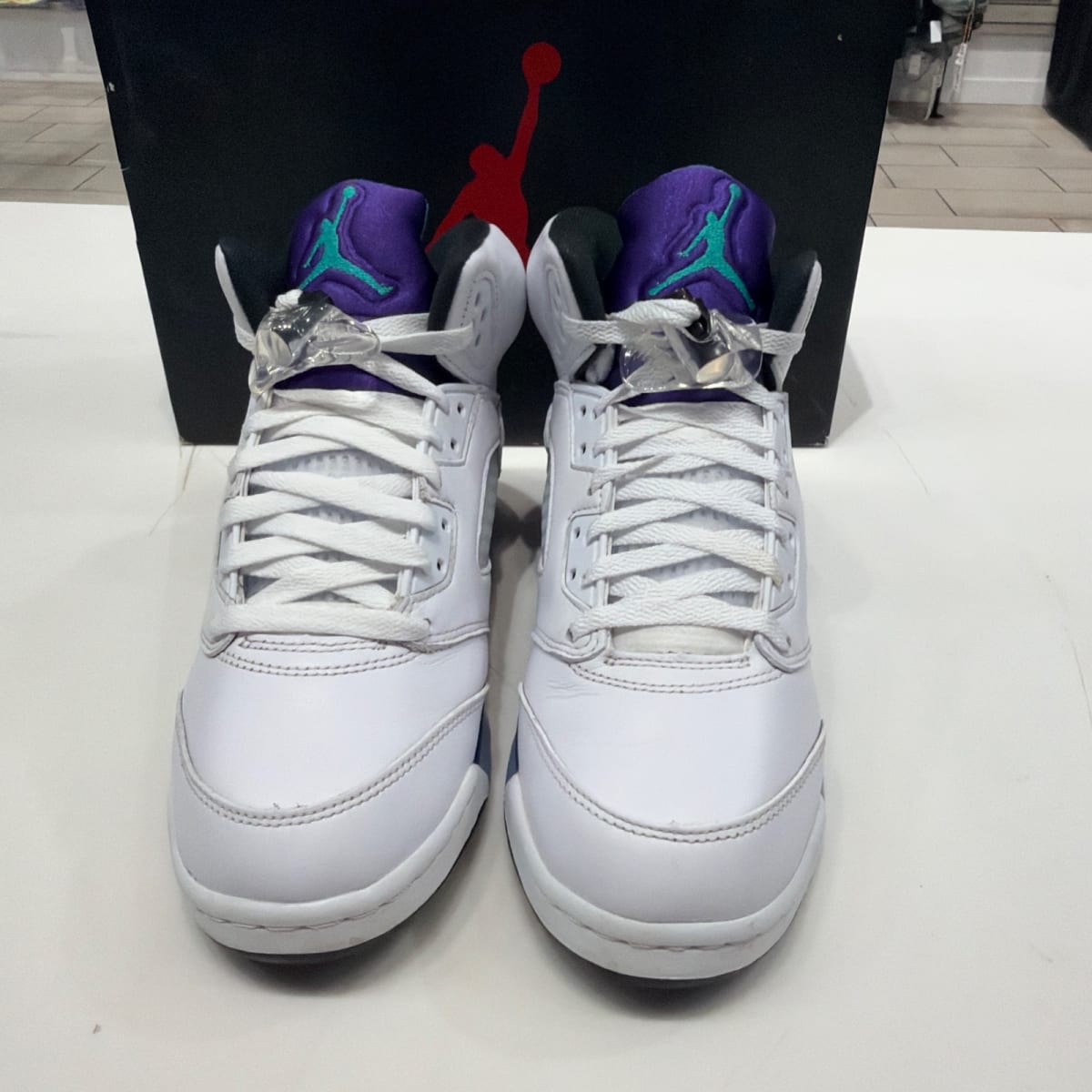 Jordan 5 Retro Grape (2025) (GS) Size 7Y (Moderately Worn Pre-Owned) - sole