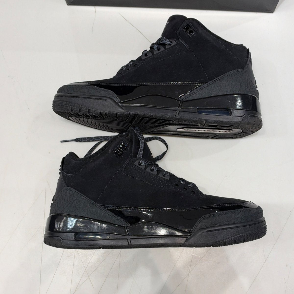 Jordan 3 Retro Black Cat (2025) Size 10 (Lightly Worn Pre-Owned) - box