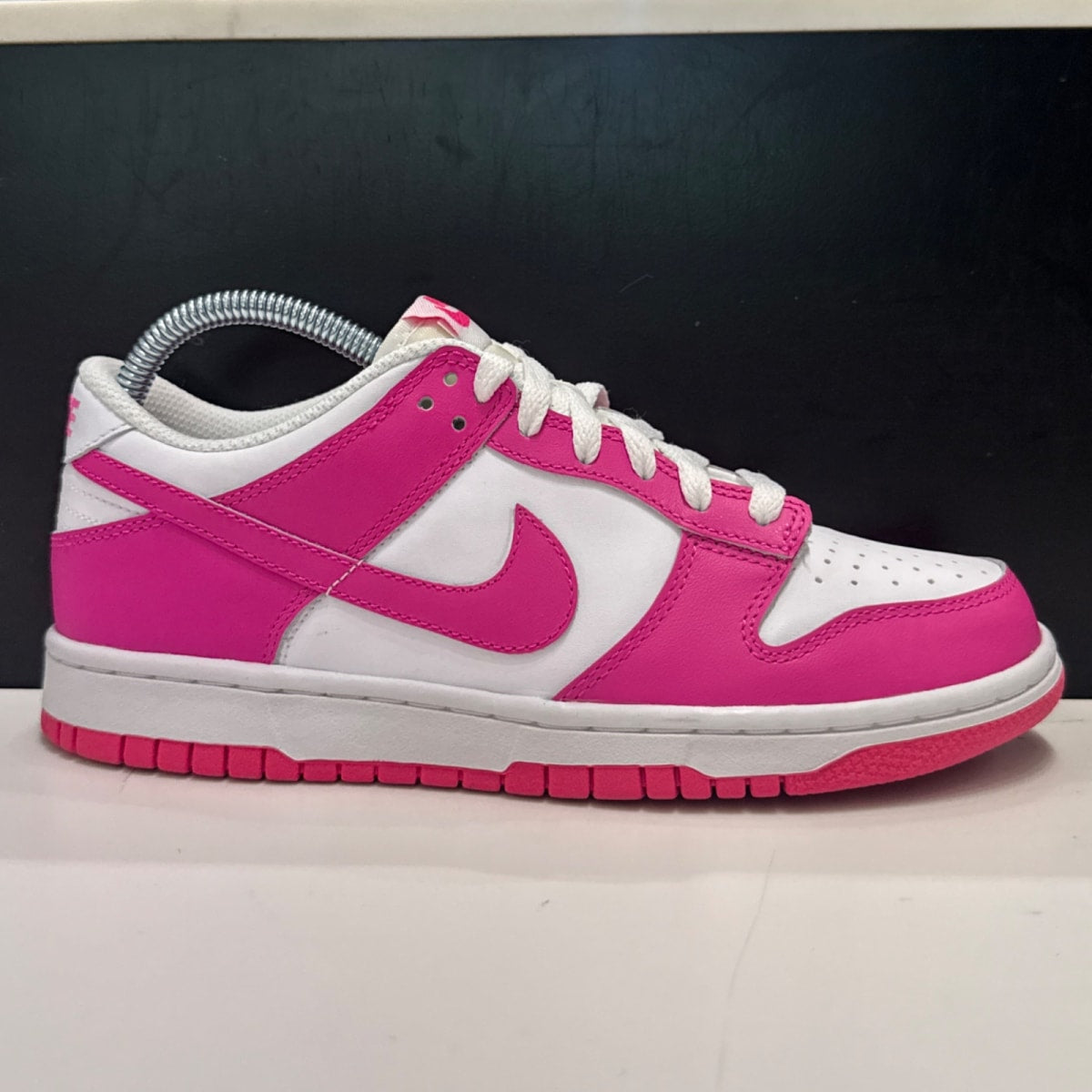 Nike Dunk Low Laser Fuchsia (GS) Size 6Y (Lightly Worn Pre-Owned) - Image 1