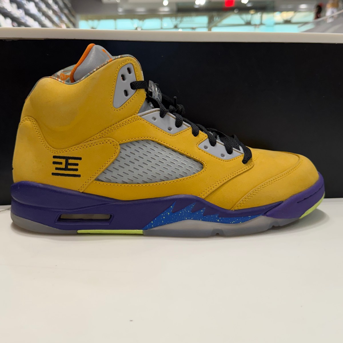 Jordan 5 Retro What The Size 13 (Moderately Worn Pre-Owned) - Image 2