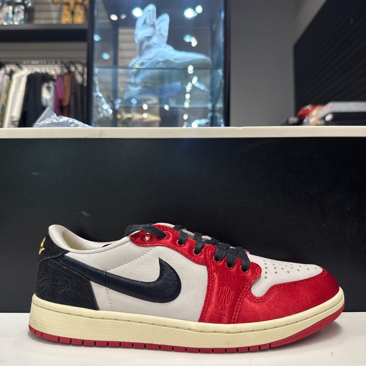 Jordan 1 Retro Low OG Trophy Room Rookie Card Away Size 9 (Lightly Worn Pre-Owned) - Image 1