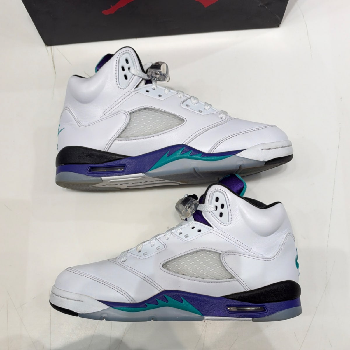 Jordan 5 Retro Grape (2025) (GS) Size 7Y (Moderately Worn Pre-Owned) - back