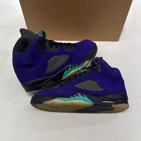 Jordan 5 Retro Alternate Grape Size 9 (Moderately Worn Pre-Owned) - Image 2