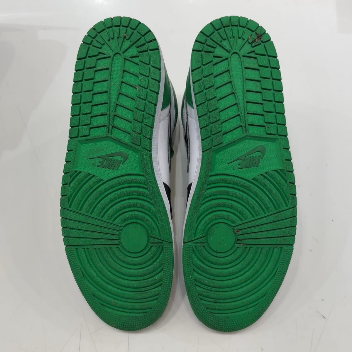 Jordan 1 Retro High OG Lucky Green Size 12 (Lightly Worn Pre-Owned) - aux