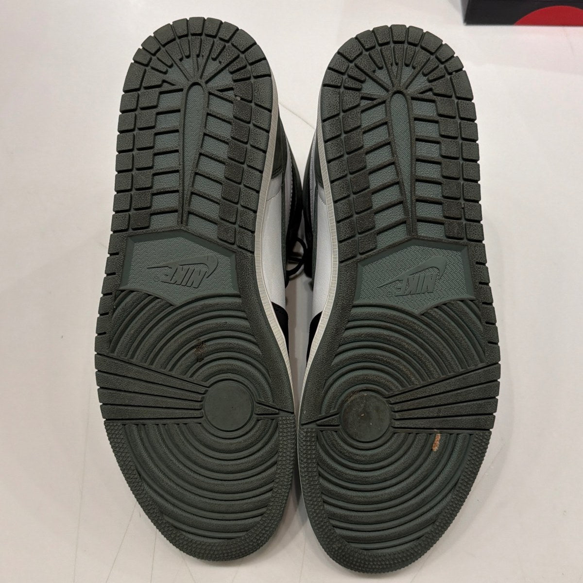 Jordan 1 Retro High Clay Green Size 11.5 (Moderately Worn Pre-Owned) - Image 6