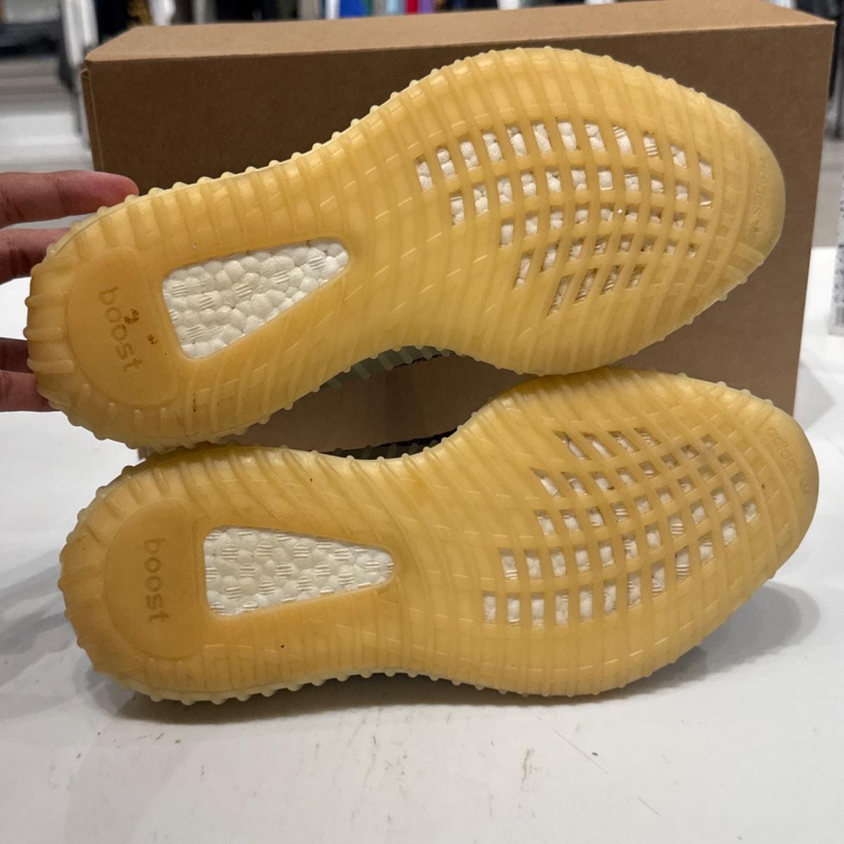 adidas Yeezy Boost 350 V2 Carbon Size 6.5 (Lightly Worn Pre-Owned) - Image 5