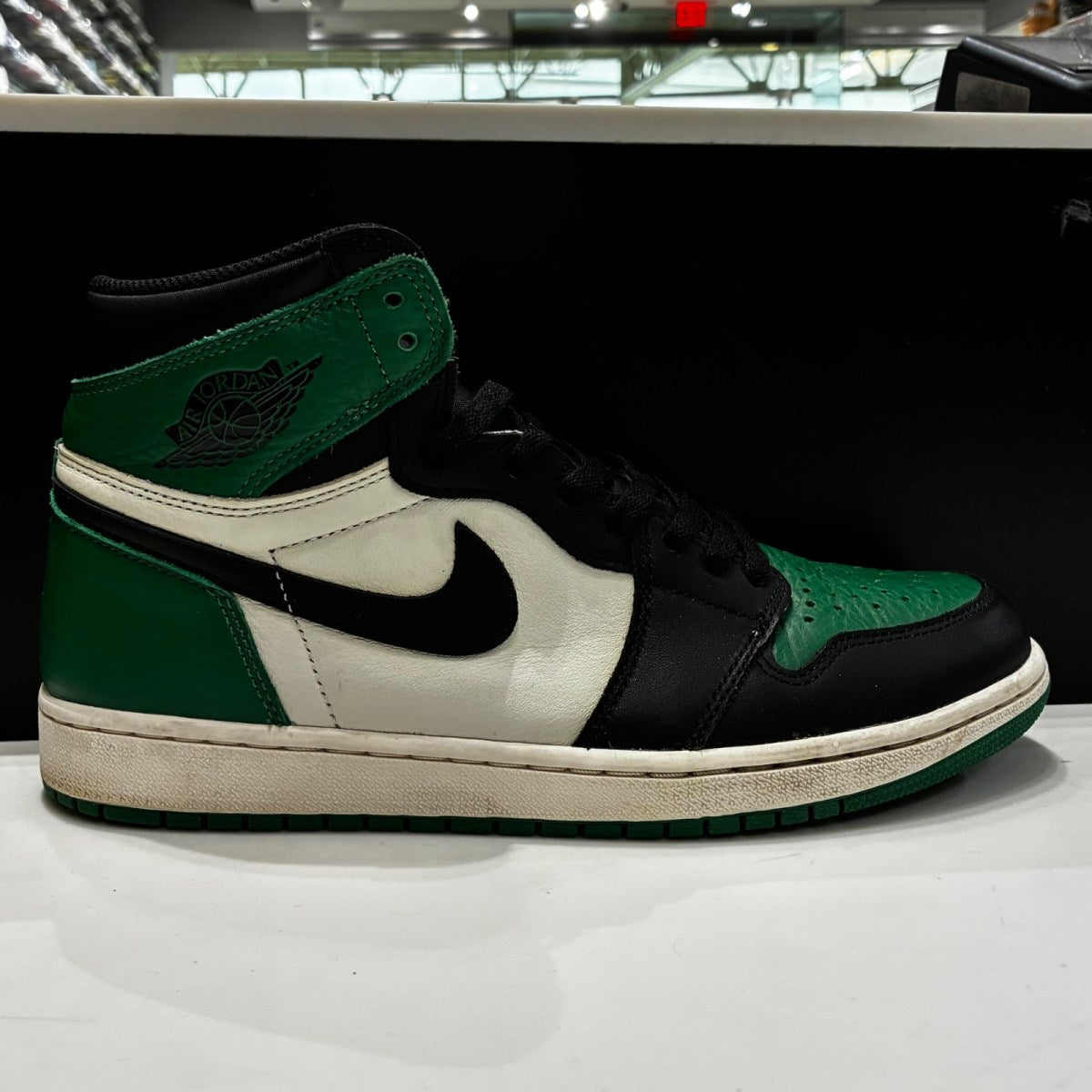 Jordan 1 Retro High Pine Green - Image 1