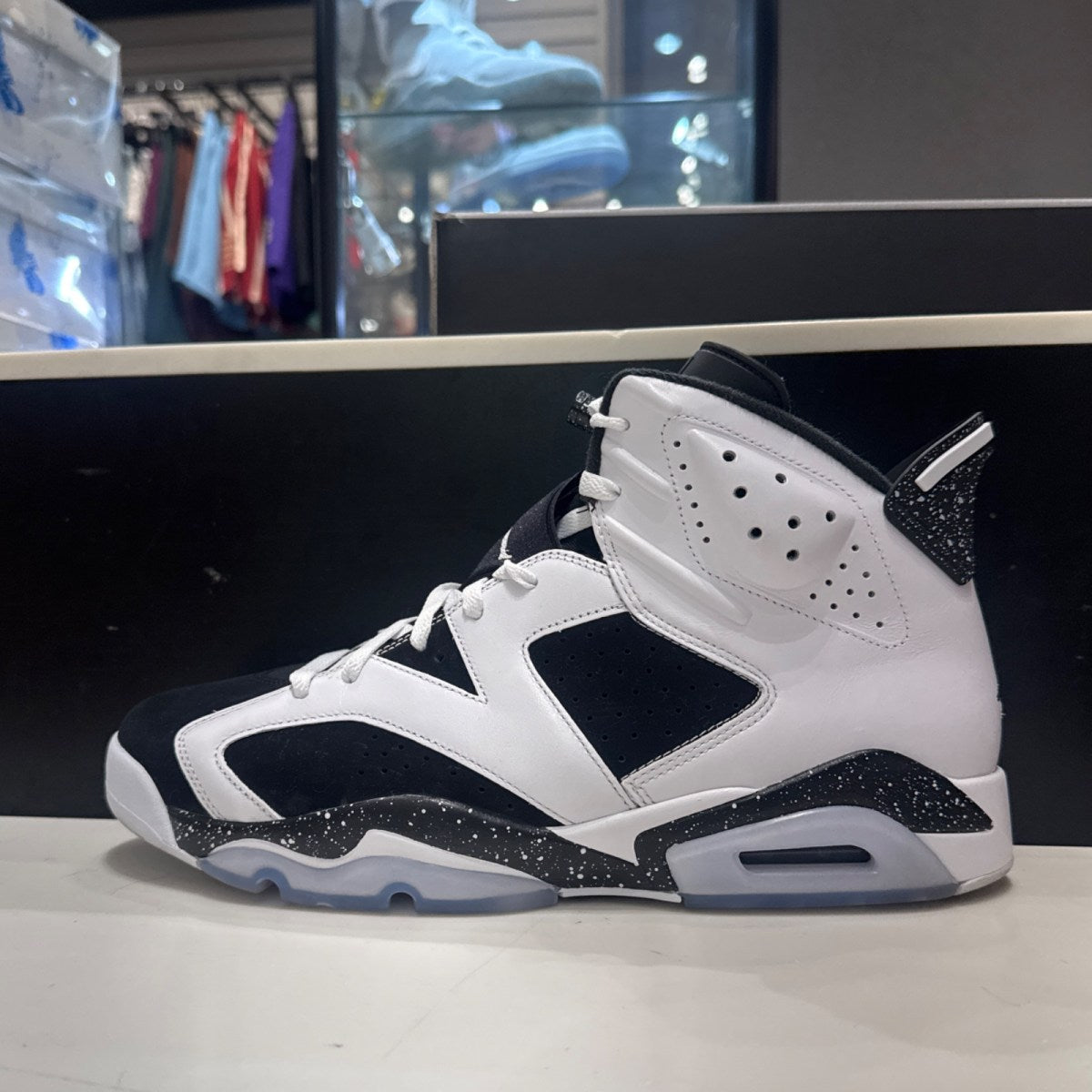 Jordan 6 Retro Oreo (2026) - Image 1
