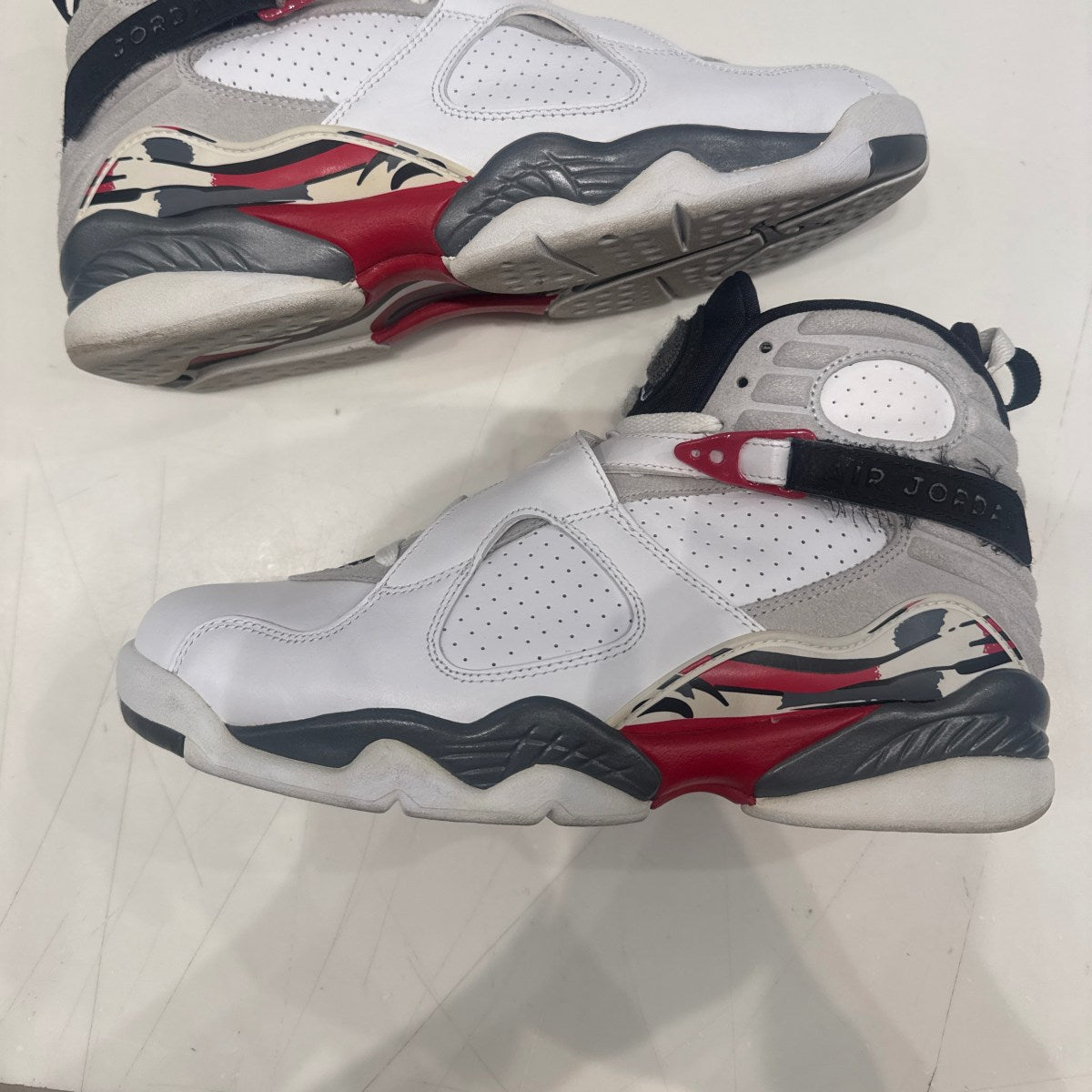 Jordan 8 Retro Bugs Bunny (2013) Size 9.5 (Moderately Worn Pre-Owned) - Image 2