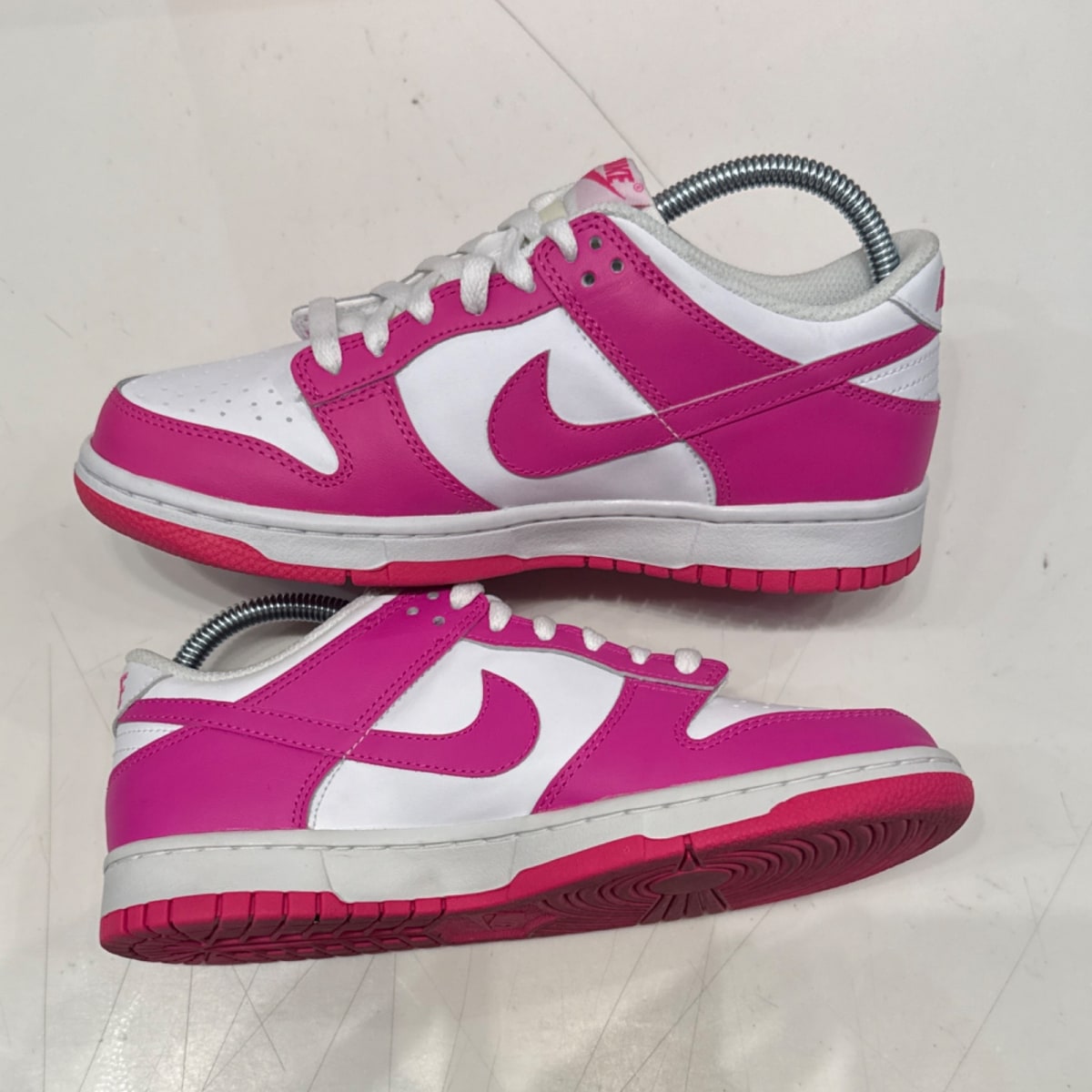 Nike Dunk Low Laser Fuchsia (GS) Size 6Y (Lightly Worn Pre-Owned) - Image 3