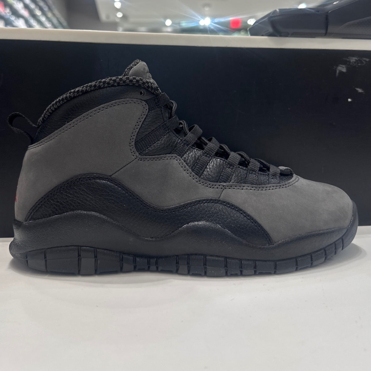 Jordan 10 Retro Shadow (2025) Size 9.5 (VNDS Pre-Owned) - Image 1