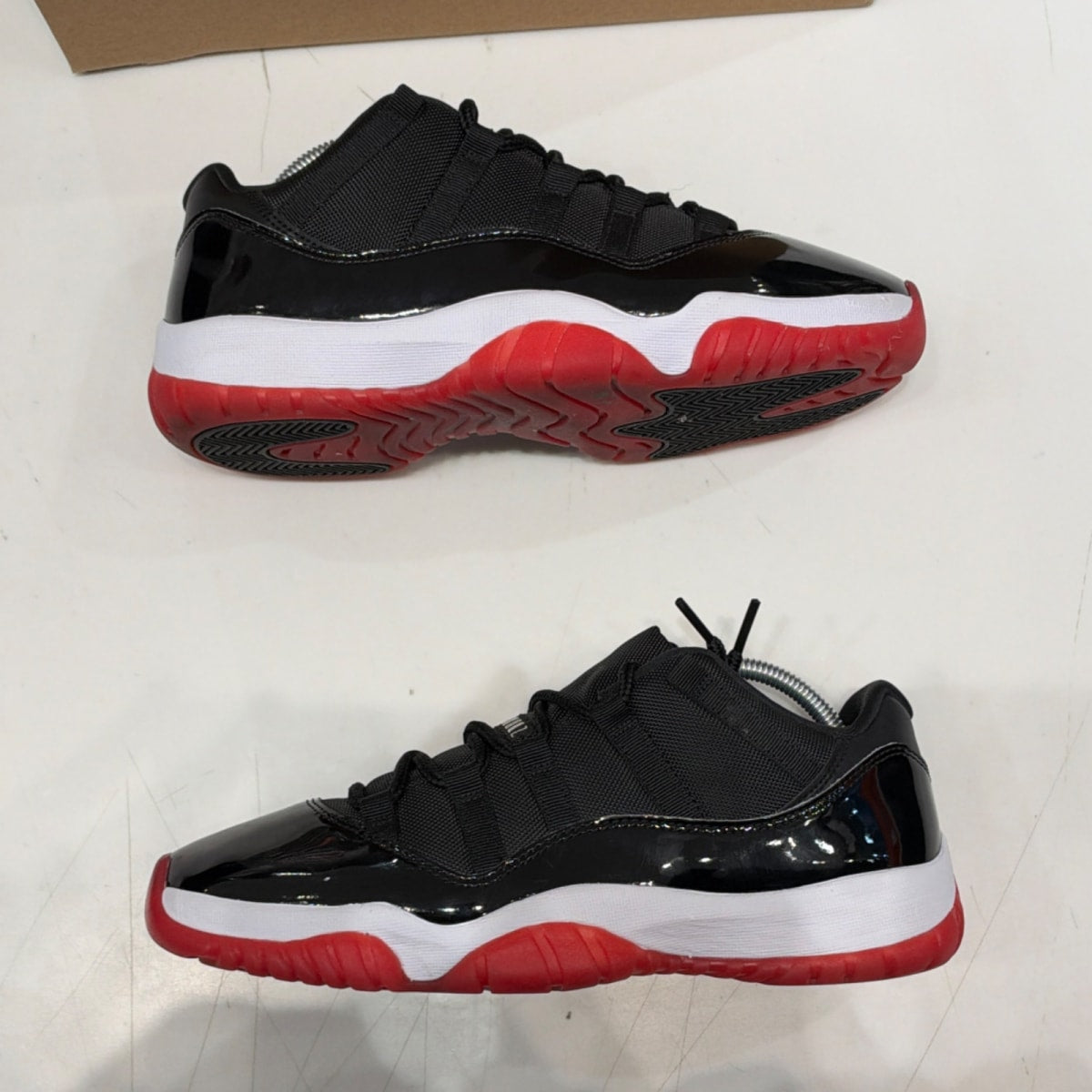Jordan 11 Retro Low Bred (2025) Size 10 (Lightly Worn Pre-Owned) - Image 2