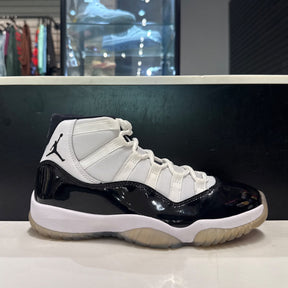 Jordan 11 Retro Concord (2018) Size 8 (VNDS Pre-Owned) - Image 1
