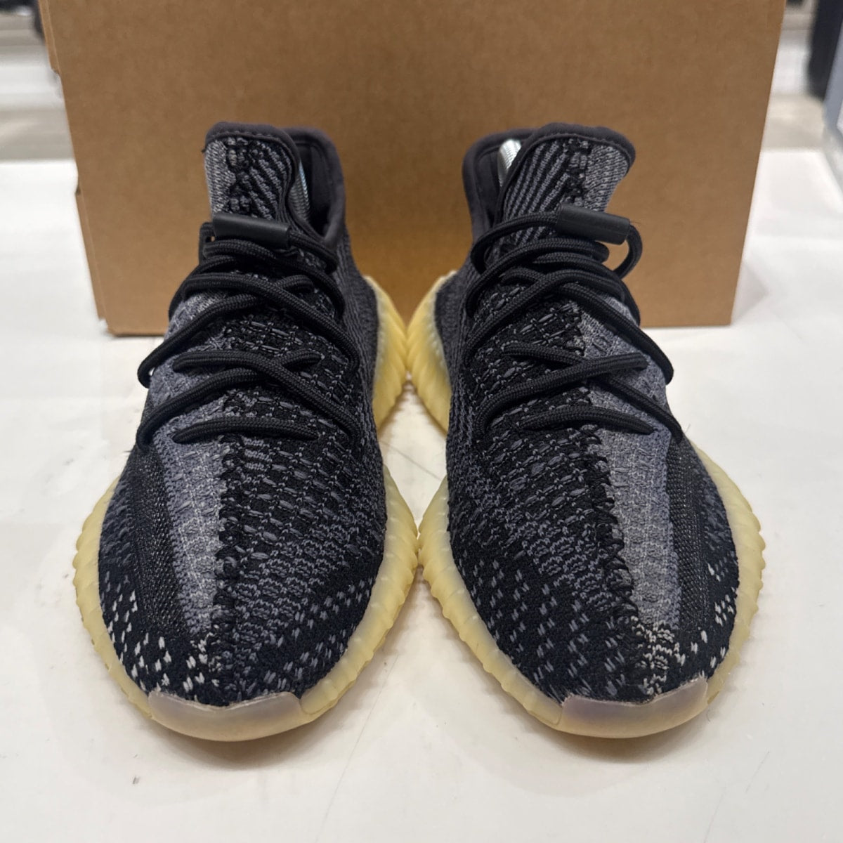 adidas Yeezy Boost 350 V2 Carbon Size 6.5 (Lightly Worn Pre-Owned) - Image 4