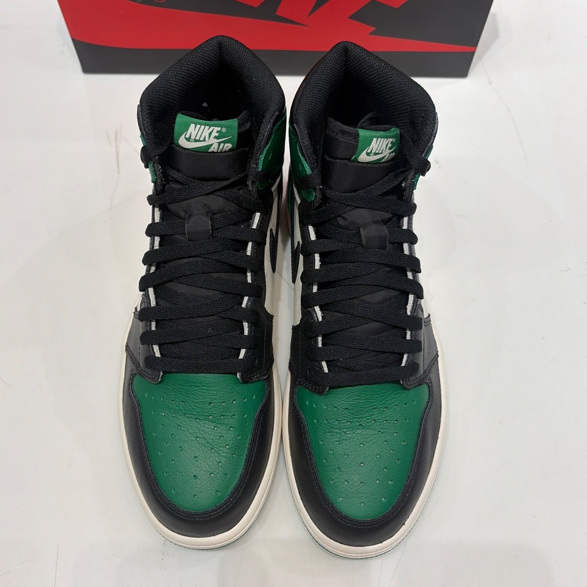 Jordan 1 Retro High Pine Green Size 10.5 (Lightly Worn Pre-Owned) - tag