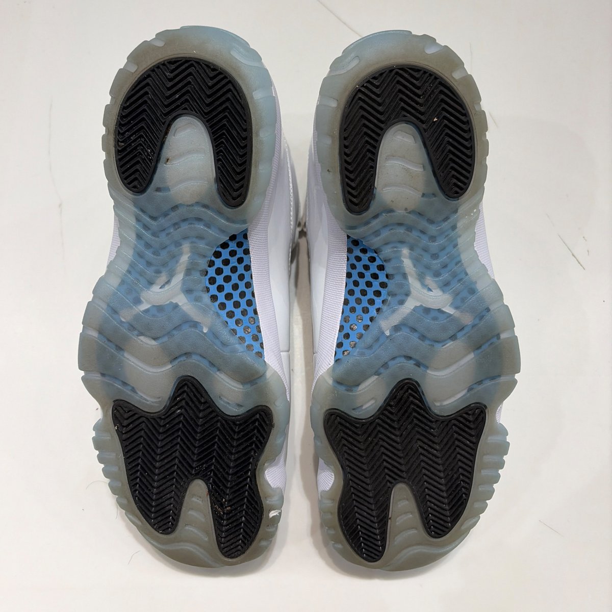 Jordan 11 Retro Legend Blue (2024) Size 10.5 (Moderately Worn Pre-Owned) - sole