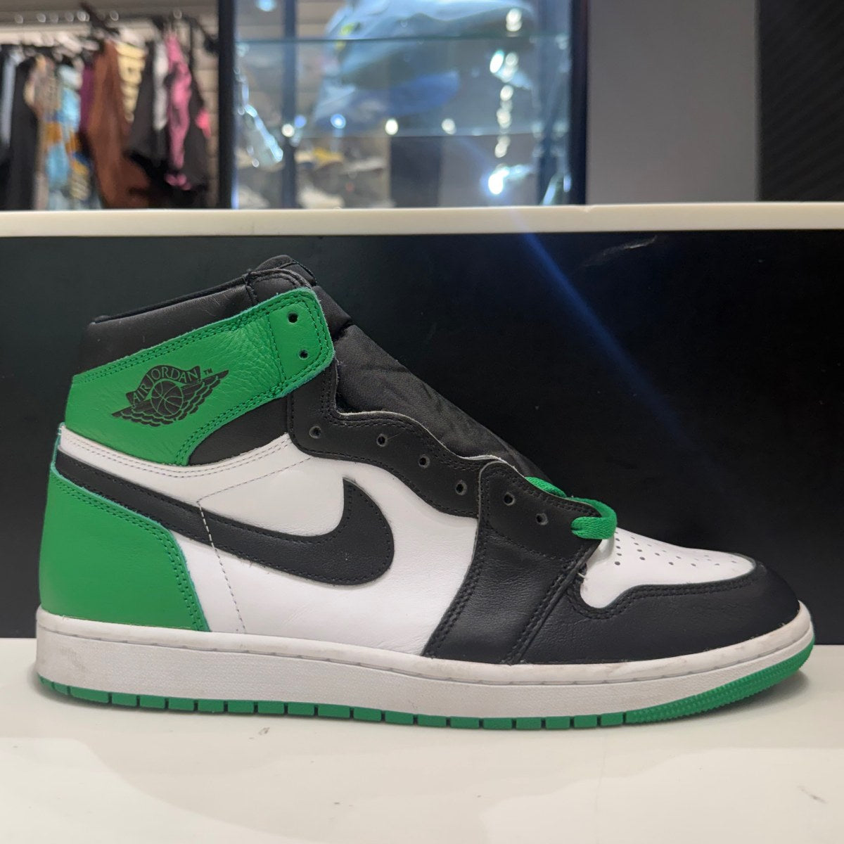 Jordan 1 Retro High OG Lucky Green Size 11.5 (Lightly Worn Pre-Owned) - Image 1