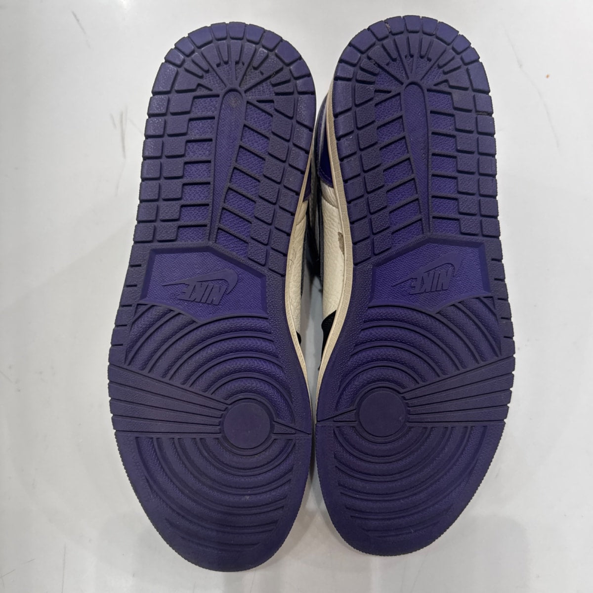 Jordan 1 Retro High Court Purple Size 8 (Heavily Worn Pre-Owned) - Image 6