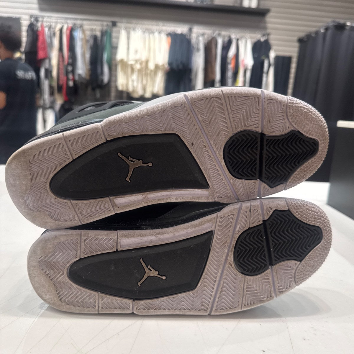 Jordan 4 Retro Fear (2024) - Image 6