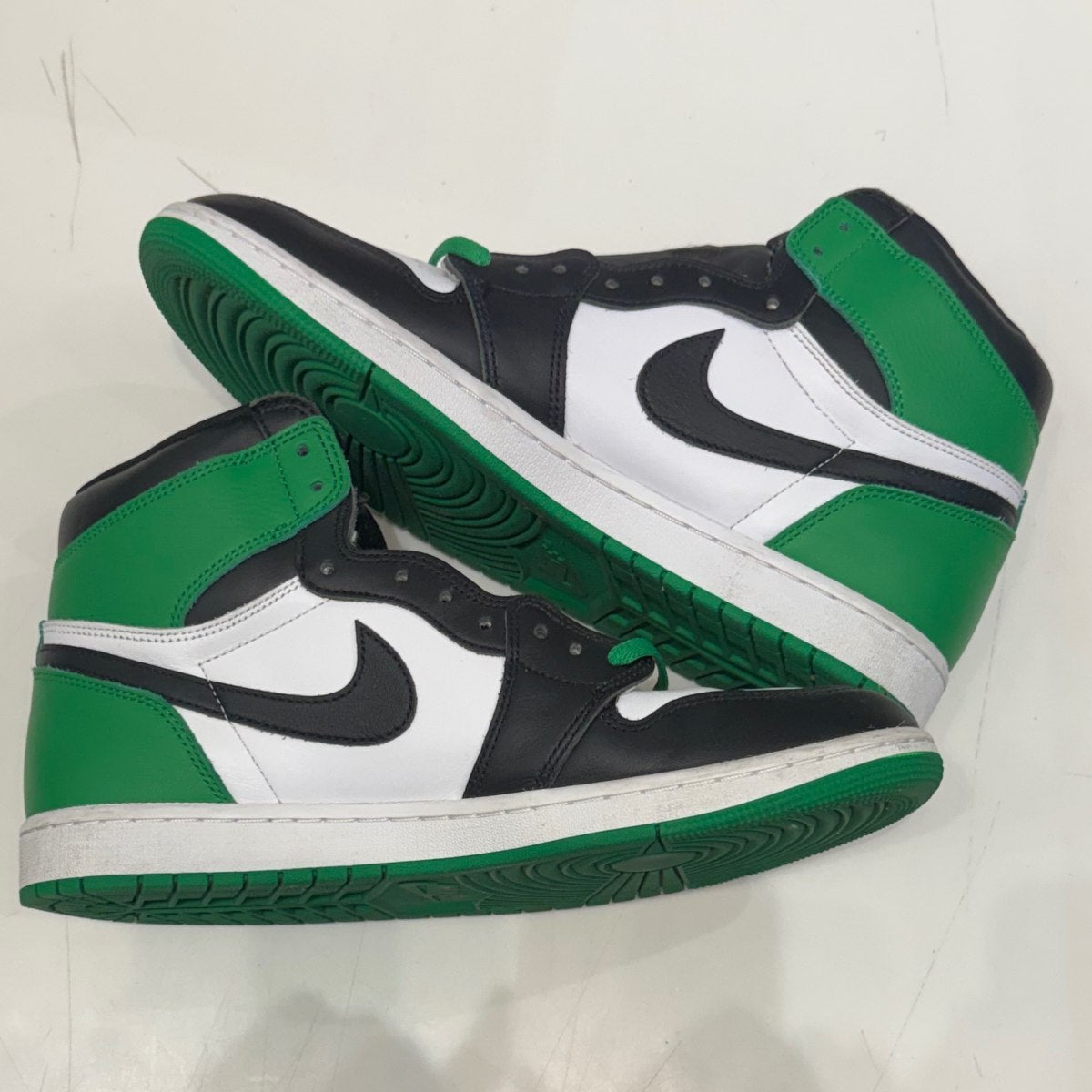 Jordan 1 Retro High OG Lucky Green Size 11.5 (Lightly Worn Pre-Owned) - Image 3