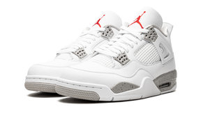 Air Jordan 4 Retro “White Oreo”